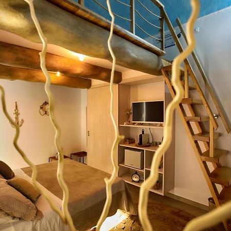 B&B Le Onde Praiola Terrasini Eksteriør billede