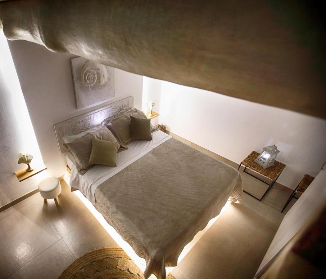 B&B Le Onde Praiola Terrasini Eksteriør billede