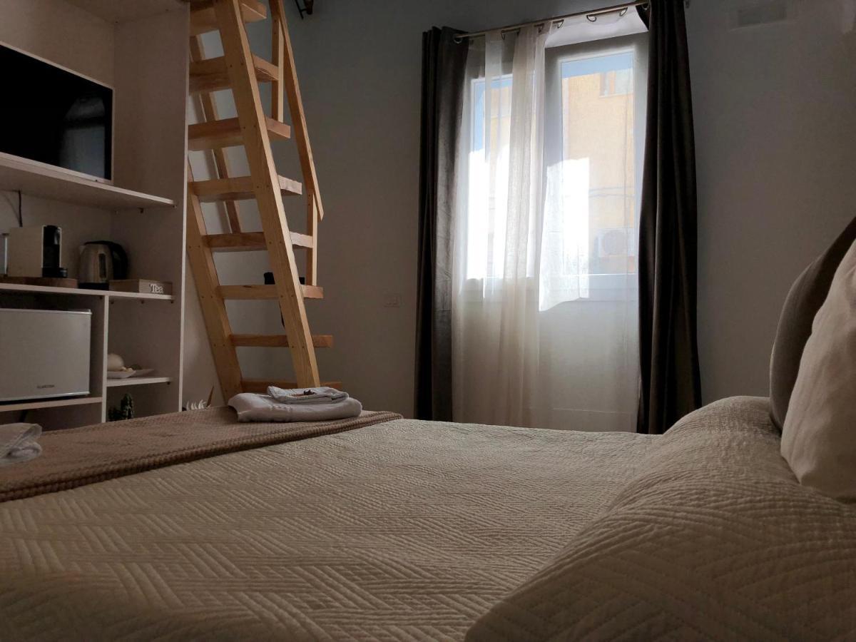 B&B Le Onde Praiola Terrasini Eksteriør billede