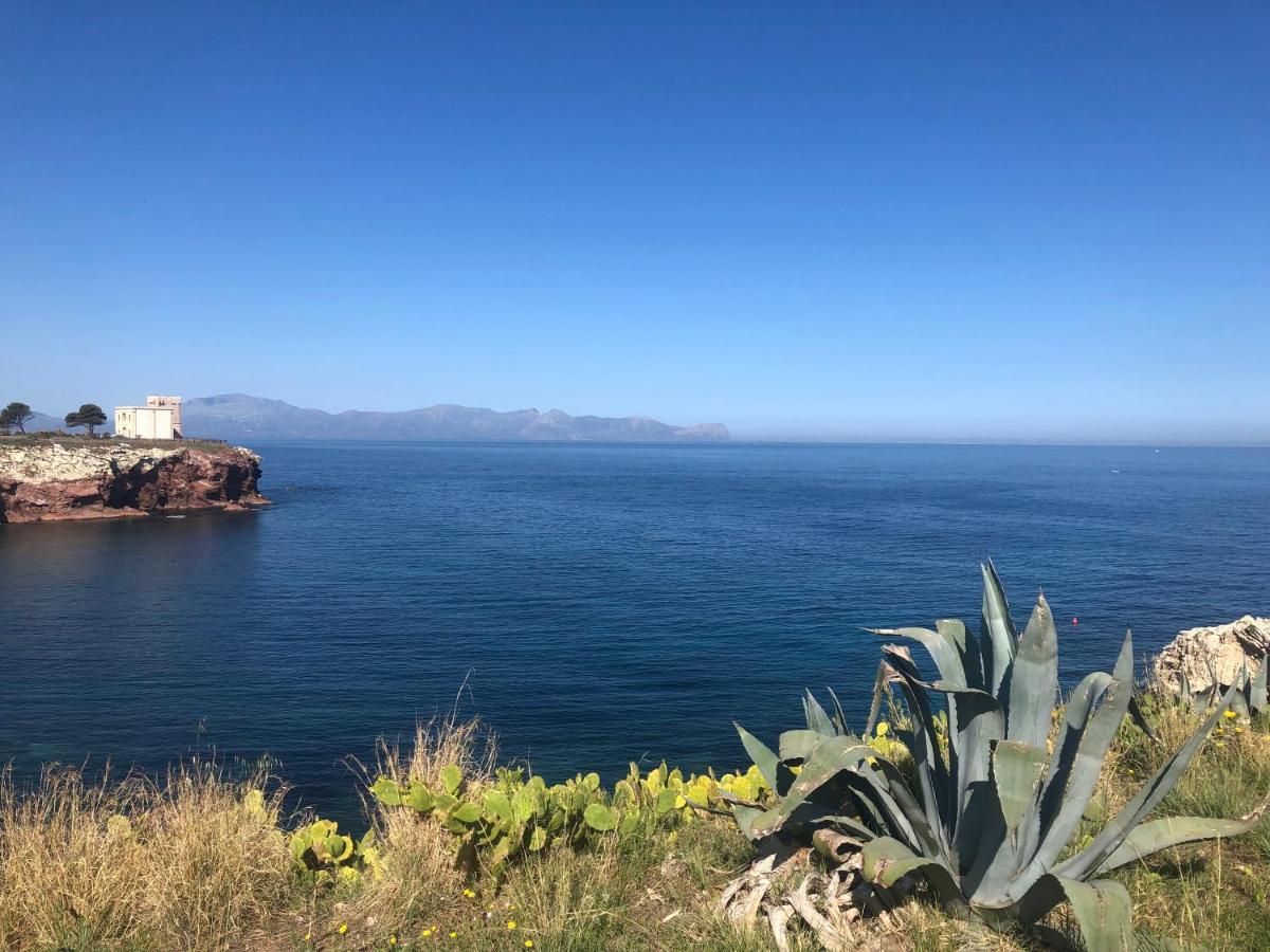 B&B Le Onde Praiola Terrasini Eksteriør billede